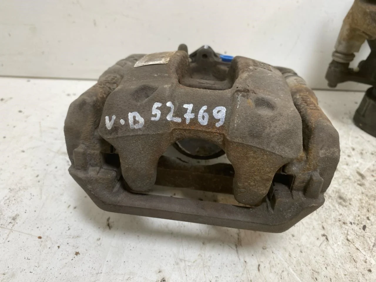 Peugeot EXPERT/E-EXPERT 2017-> Rear left brake caliper view 2