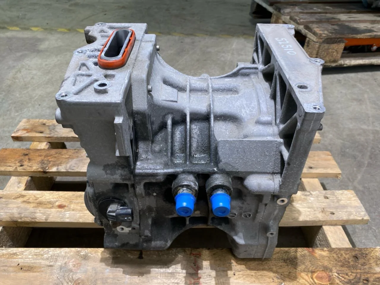 Nissan LEAF 2011-17 Elektromos motor, első nézet 4