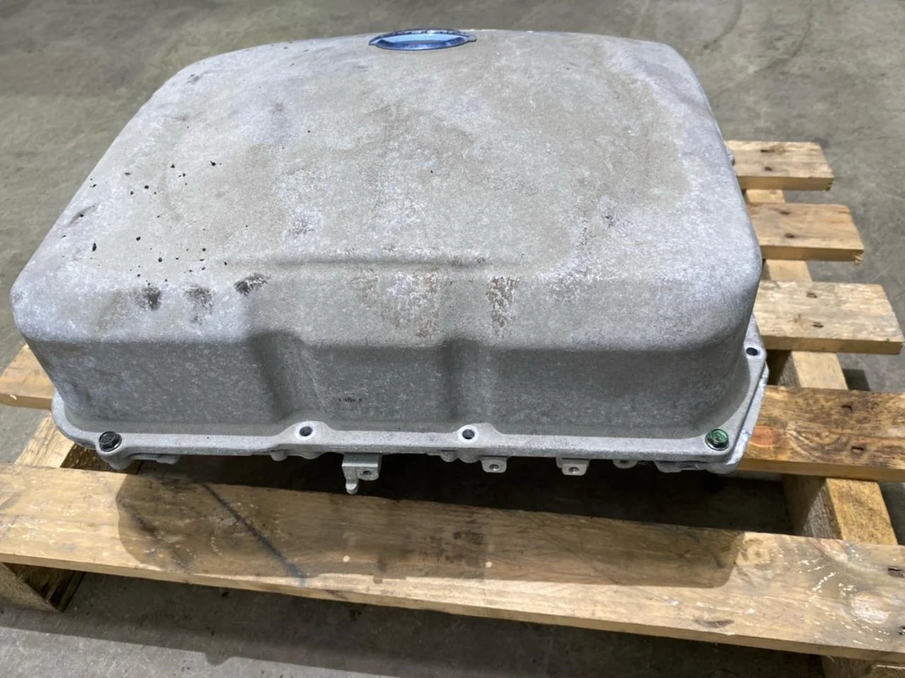 Nissan LEAF 2011-17 Battery charger view 4
