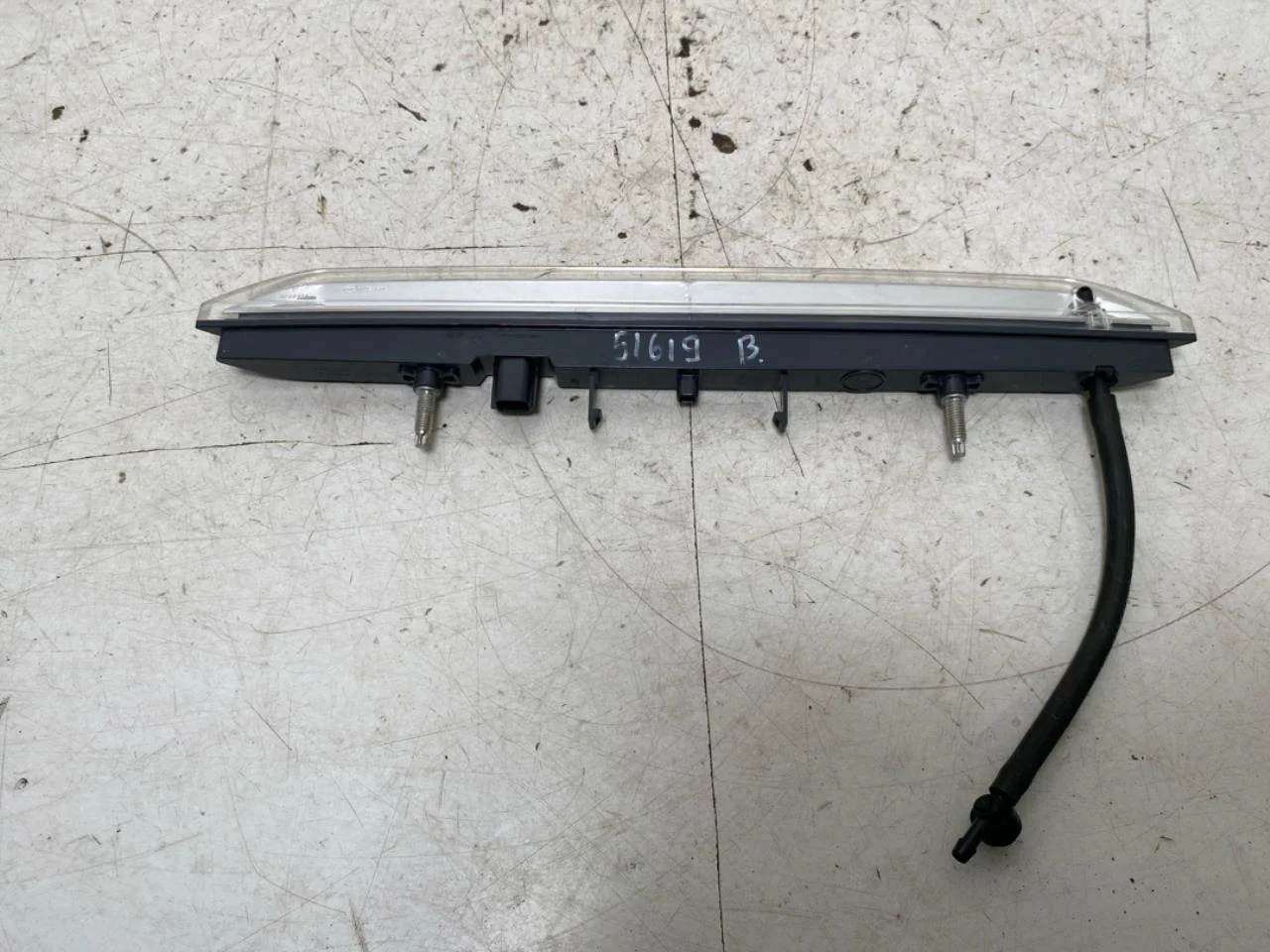 Jeep AVENGER 2023- Rear window brake light view 3