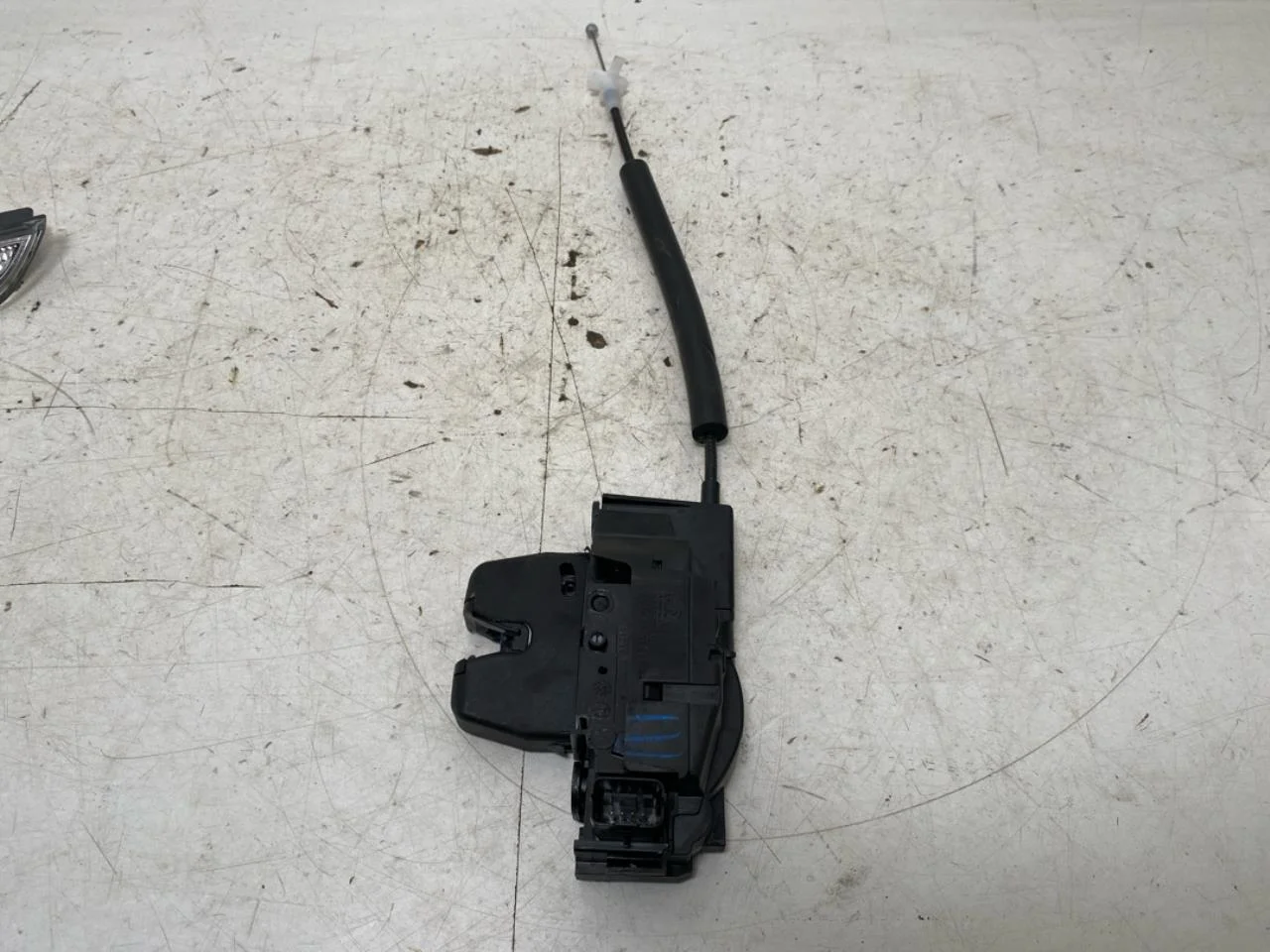 Jeep AVENGER 2023- Tailgate lock