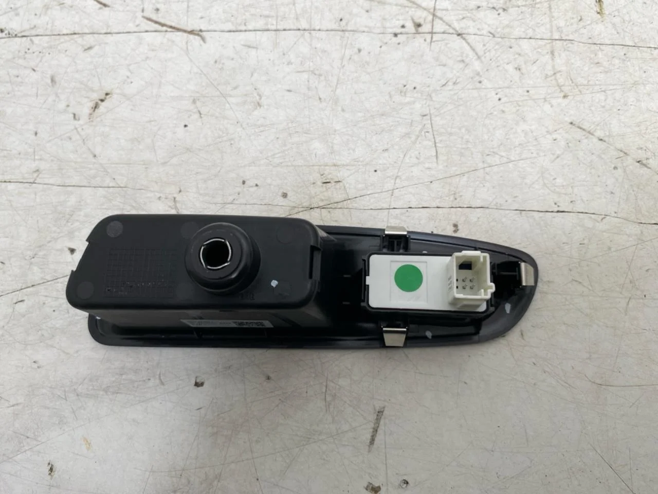 Jeep AVENGER 2023- Window regulator switch view 2
