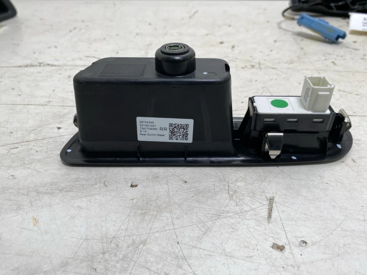 Jeep AVENGER 2023- Window regulator switch view 3