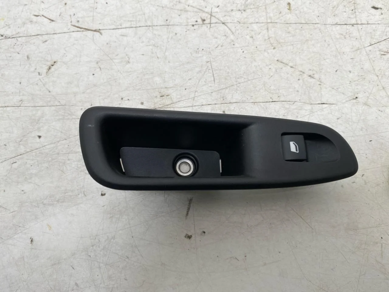 Jeep AVENGER 2023- Window regulator switch view 4