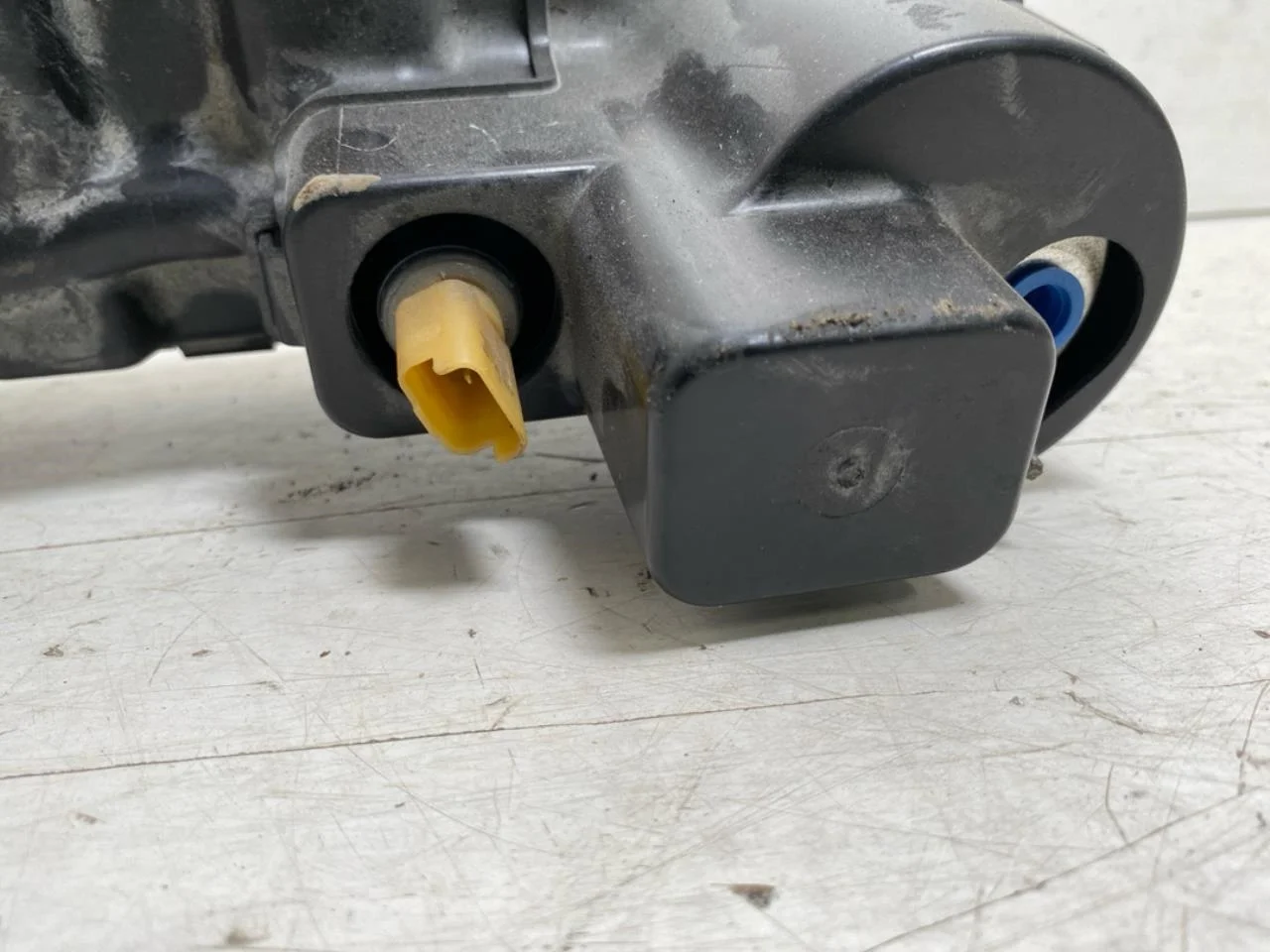 Jeep AVENGER 2023- Filtru habitaclu cu cărbune activ vedere 3