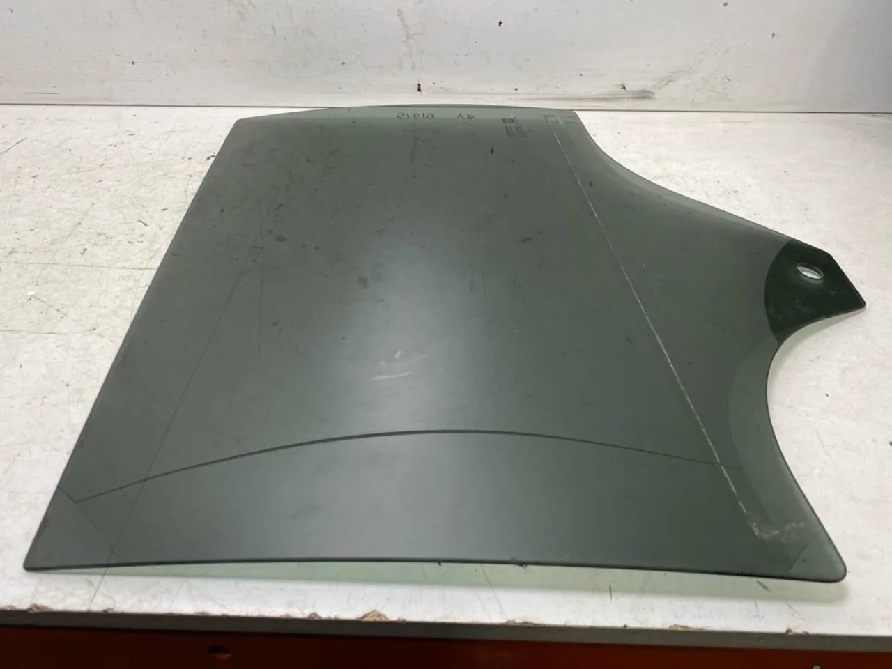 Jeep AVENGER 2023- Rear left door glass, 4-door view 3