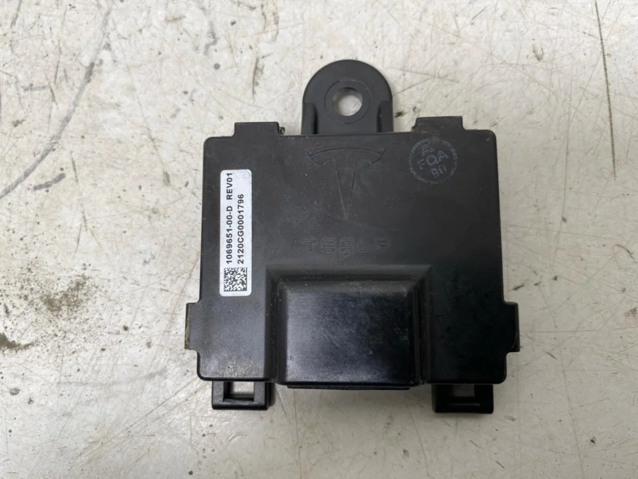 Tesla MODEL S 2013- Door control unit