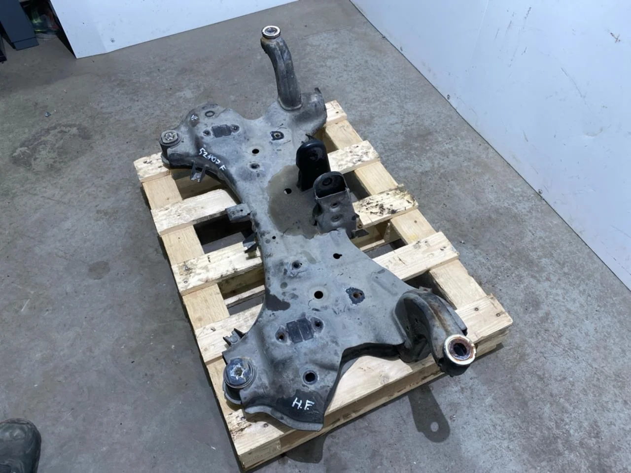 Hyundai IONIQ AE 2017-22 Front subframe view 2