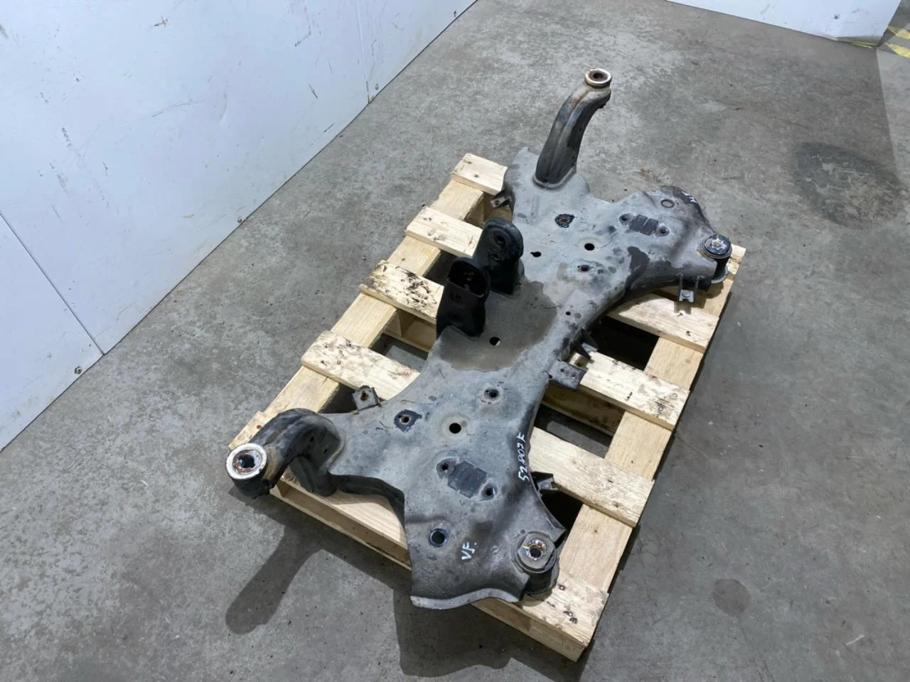 Hyundai IONIQ AE 2017-22 Front subframe view 3