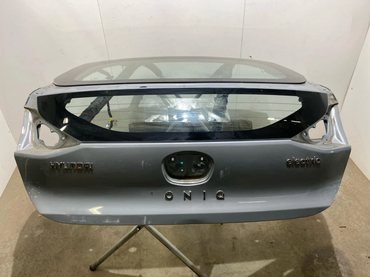 Hyundai IONIQ AE 2017-22 Csomagtérajtó, kombi nézet 2