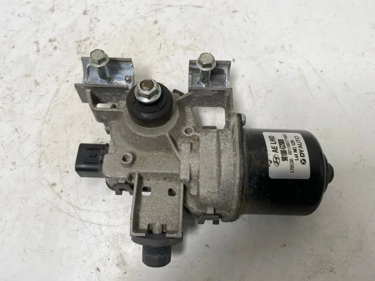 Hyundai IONIQ AE 2017-22 Windshield wiper motor