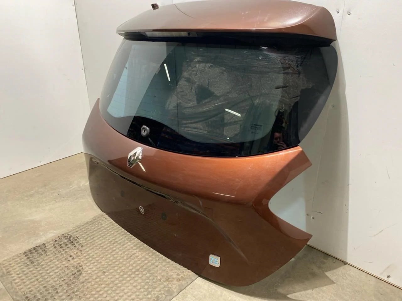Renault ZOE/E- TECH 2013--> Tailgate, estate view 3