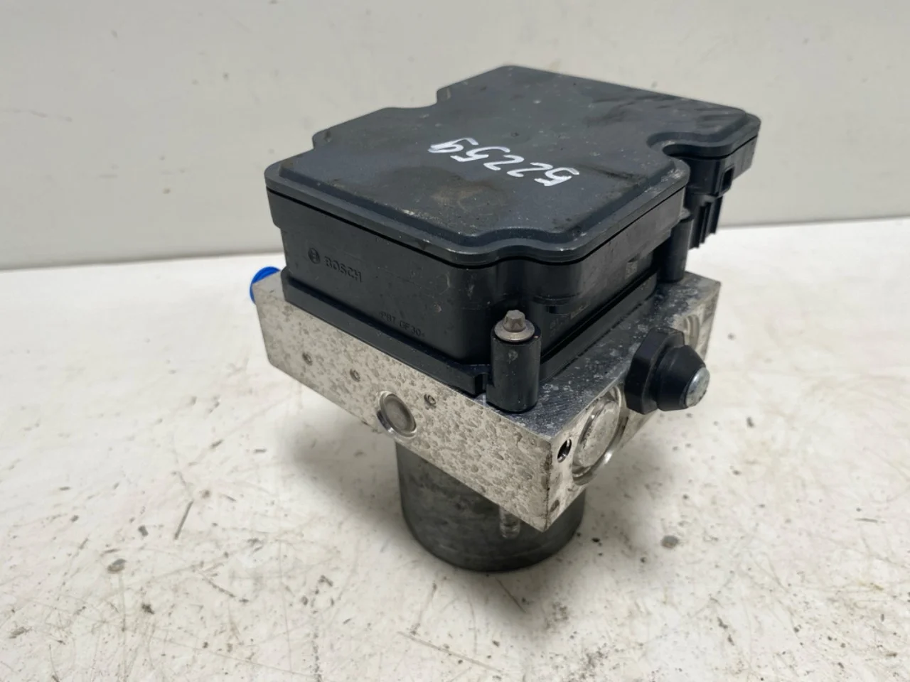 Mercedes EQB X243 2022- ABS hidraulika egység (tömb) nézet 2