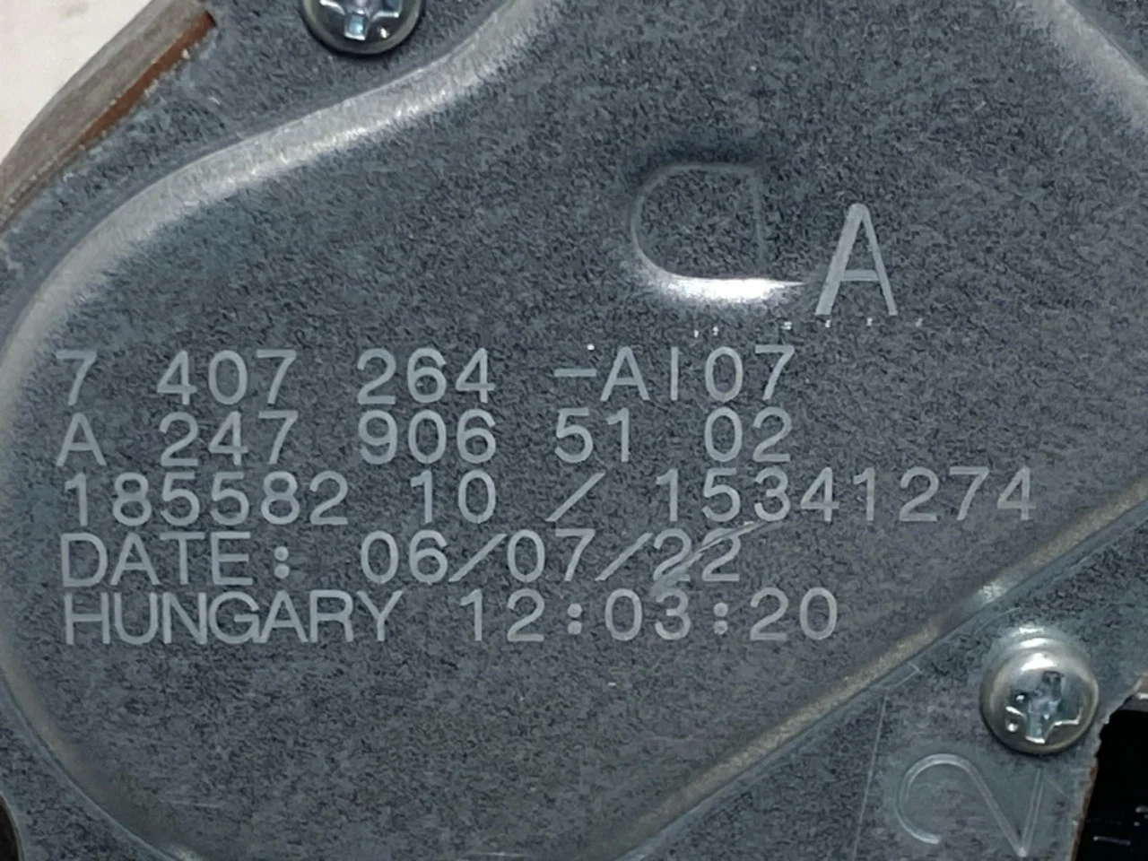 Mercedes EQB X243 2022- Ablaktörlő motor, csomagtérajtó nézet 3