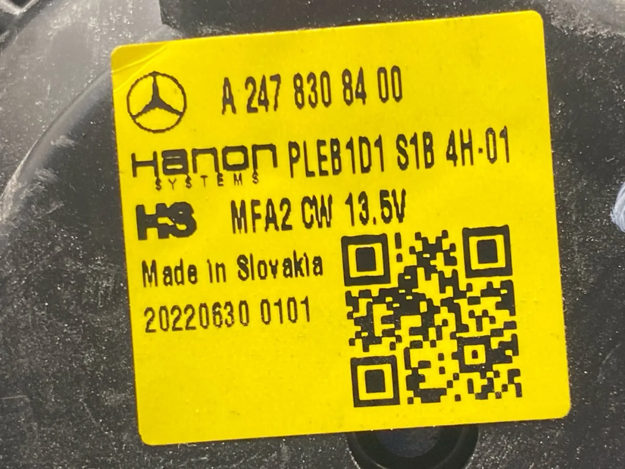 Mercedes EQB X243 2022- Fűtésventilátor motor nézet 3