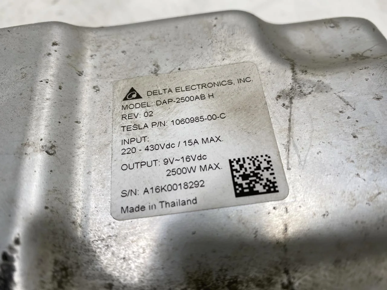 Tesla MODEL X 2016- Feszültségátalakító, akkumulátor nézet 4