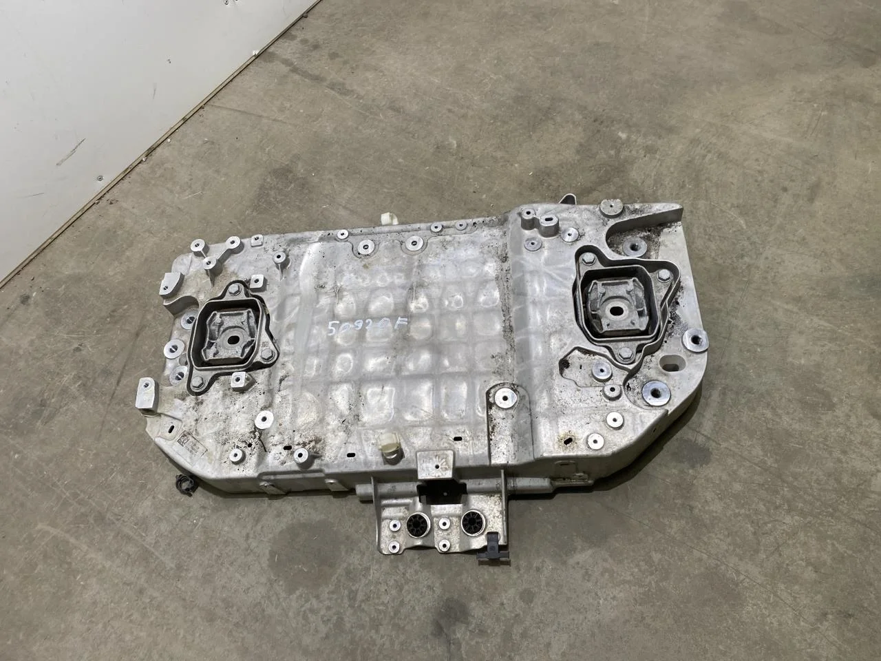 BMW X1/IX1 U11 2023- Engine mount, steel / aluminum view 2