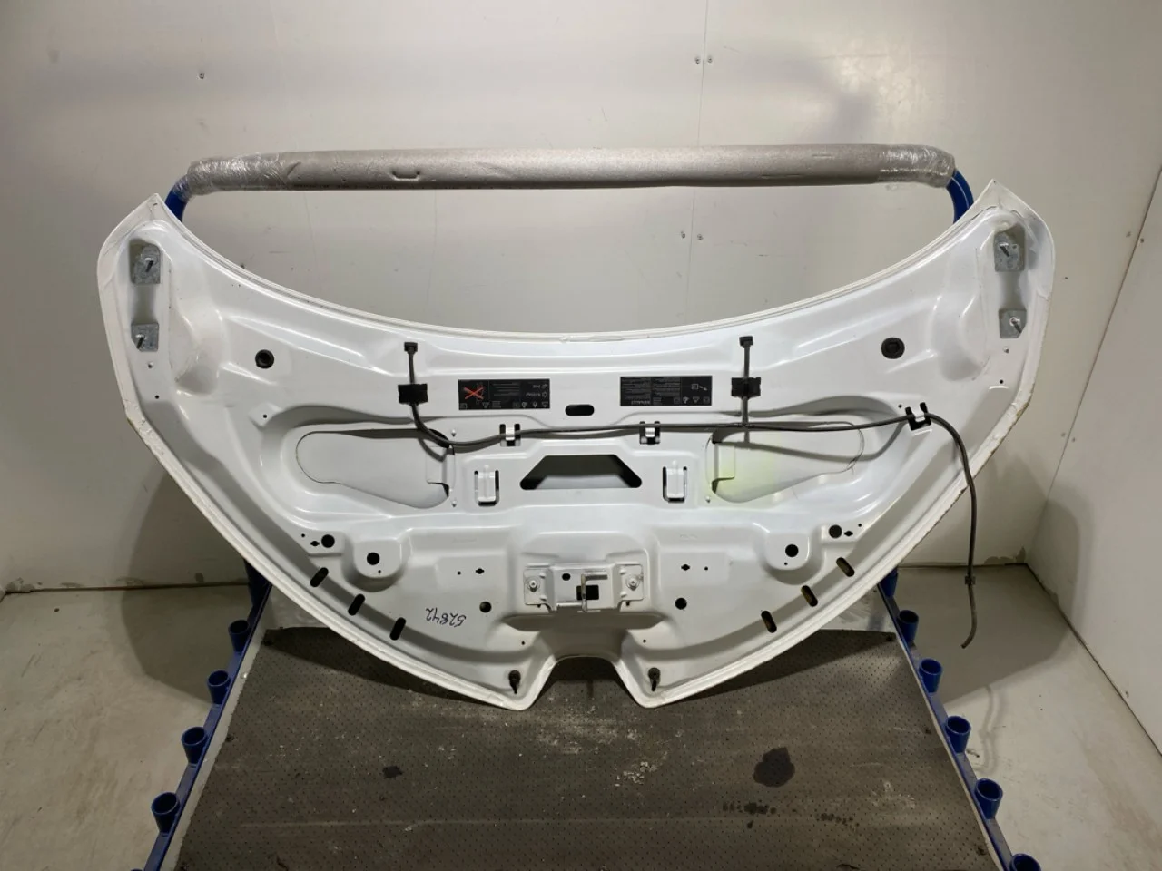 Renault ZOE/E- TECH 2013--> Bonnet view 2