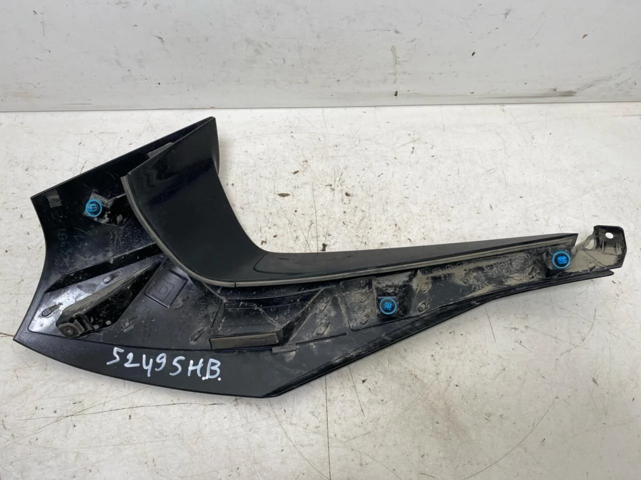 Nissan LEAF 2017-24 Rear spoiler view 2