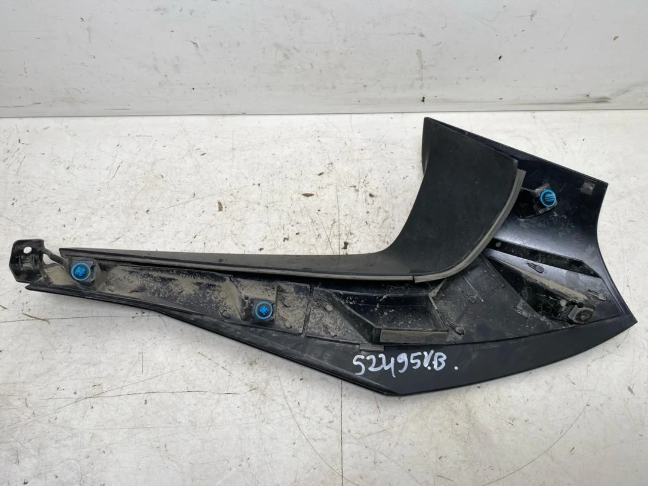Nissan LEAF 2017-24 Rear spoiler view 2