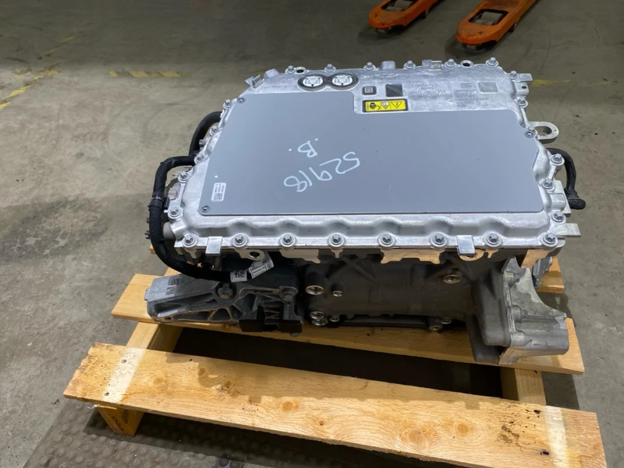 Elektromos motor, hátsó nézet 4