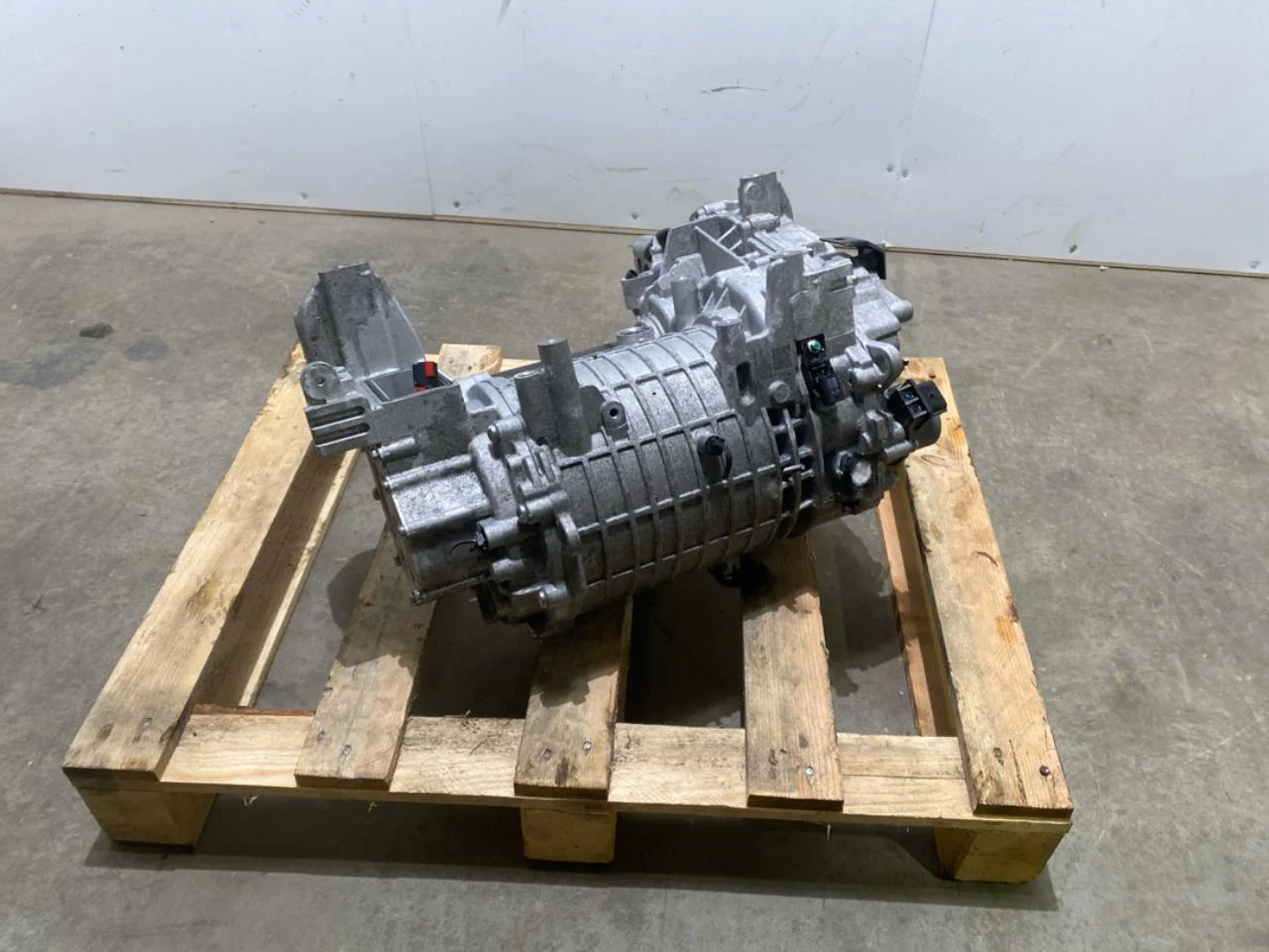 Volvo EX30 2024- Elektromos motor, első