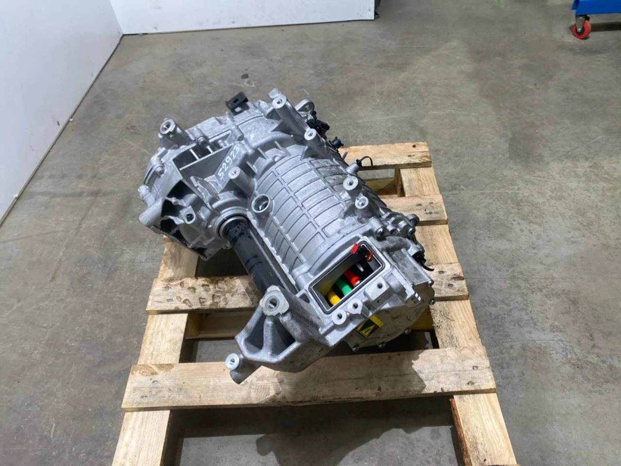 Volvo EX30 2024- Elektromos motor, első nézet 2