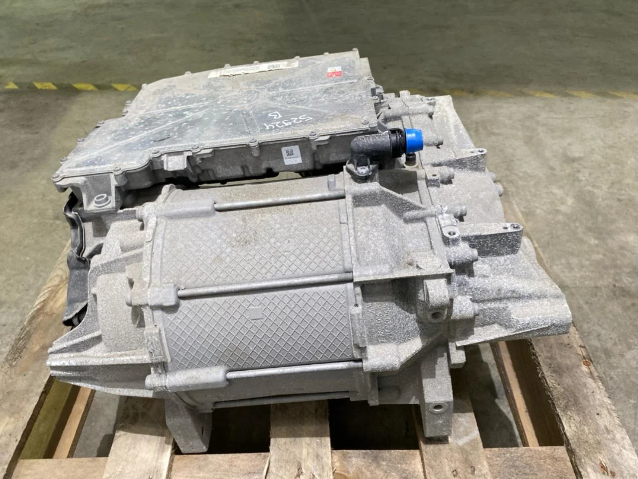 Volkswagen ID BUZZ/CARGO 2022- Elektromos motor, hátsó nézet 4