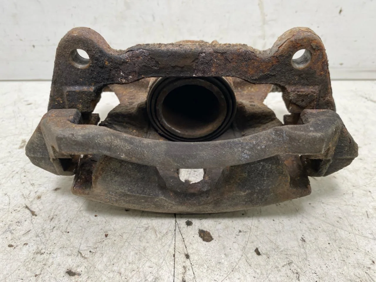 Volkswagen GOLF, E-GOLF VII 2013-20 Front left brake caliper view 3