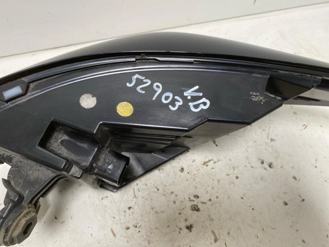 Volkswagen ID.4 2021- Left tail light view 4