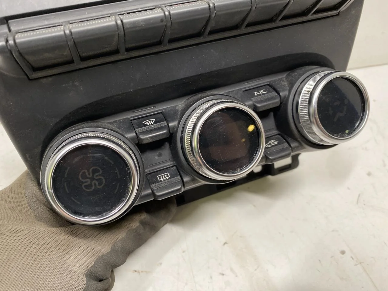 Renault ZOE/E- TECH 2013--> Heater control unit view 2