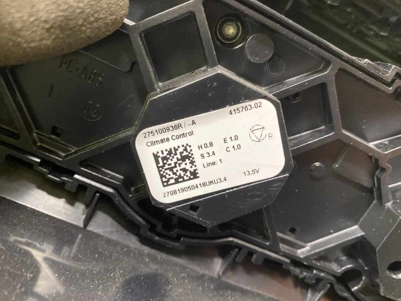 Renault ZOE/E- TECH 2013--> Heater control unit view 4