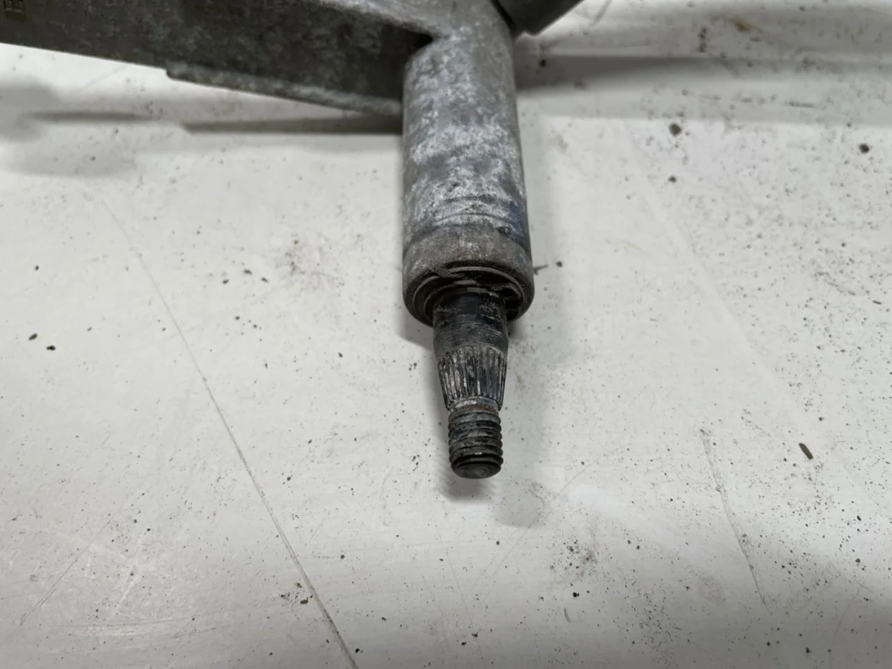 Maxus E-DELIVER3 EV30 2020- Windshield wiper linkage view 3