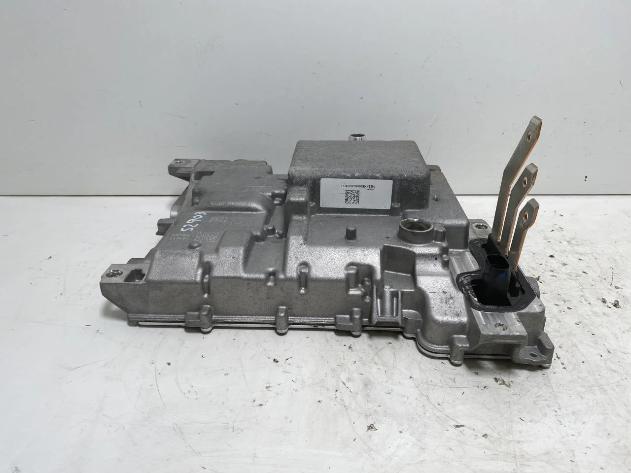 Volkswagen ID.4 2021- Inverter, 12-220V nézet 4