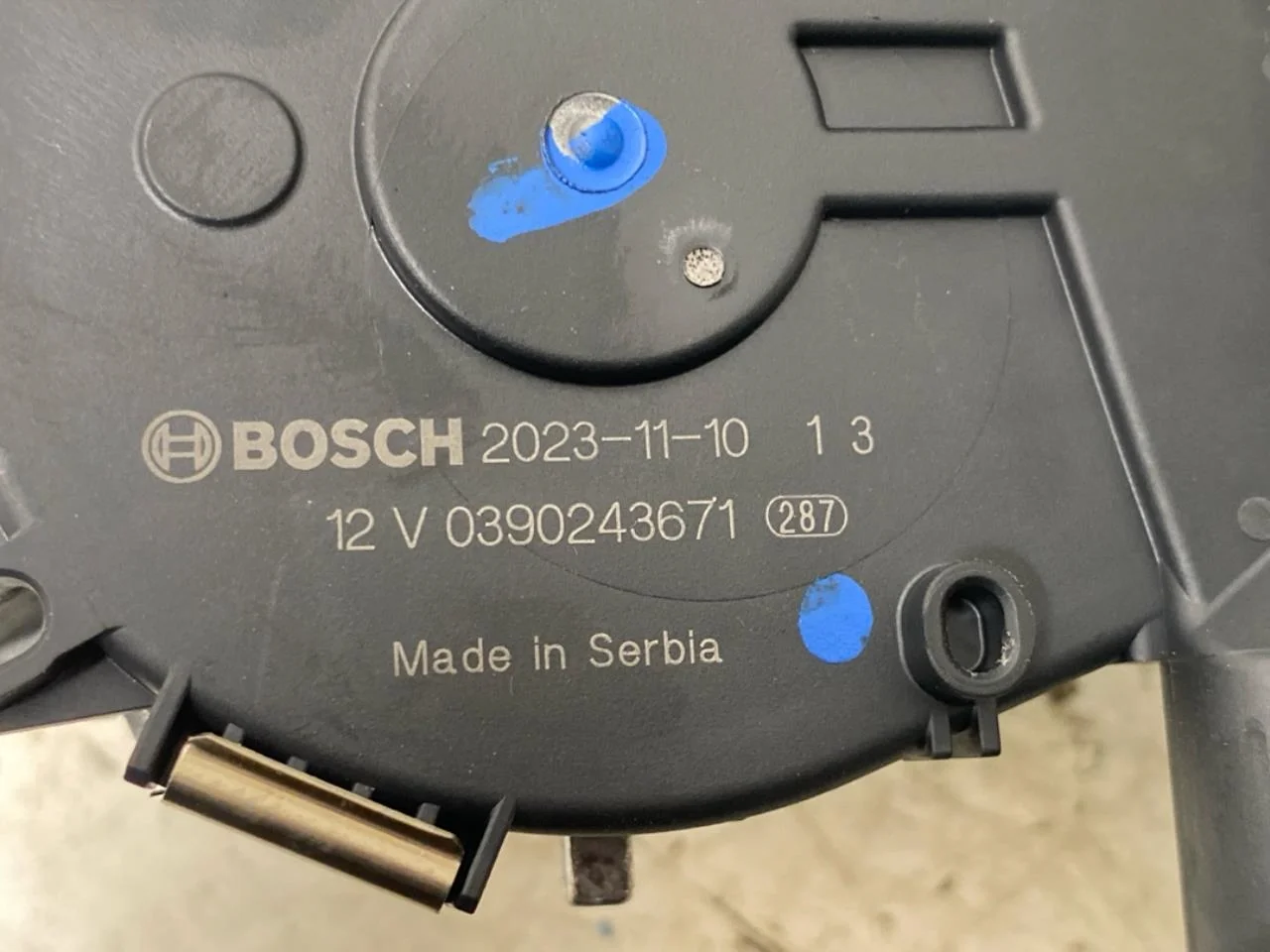 Windshield wiper motor view 3