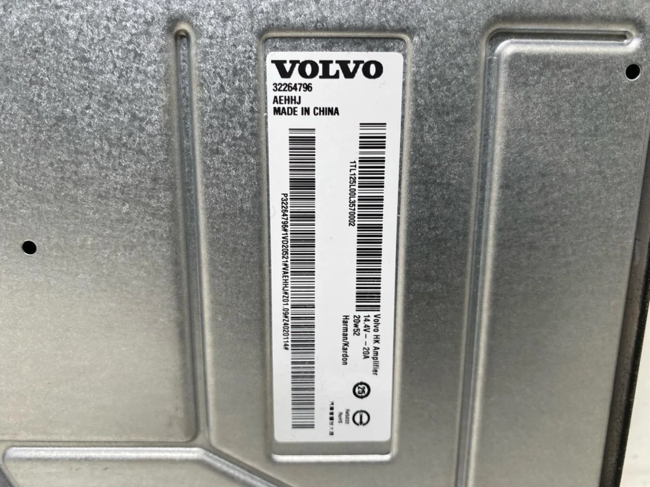 Polestar 2 2020- Radio / hi-fi amplifier view 4