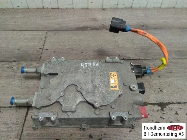 Mercedes B 180-200 W246/W242 2012-19 Voltage converter, battery