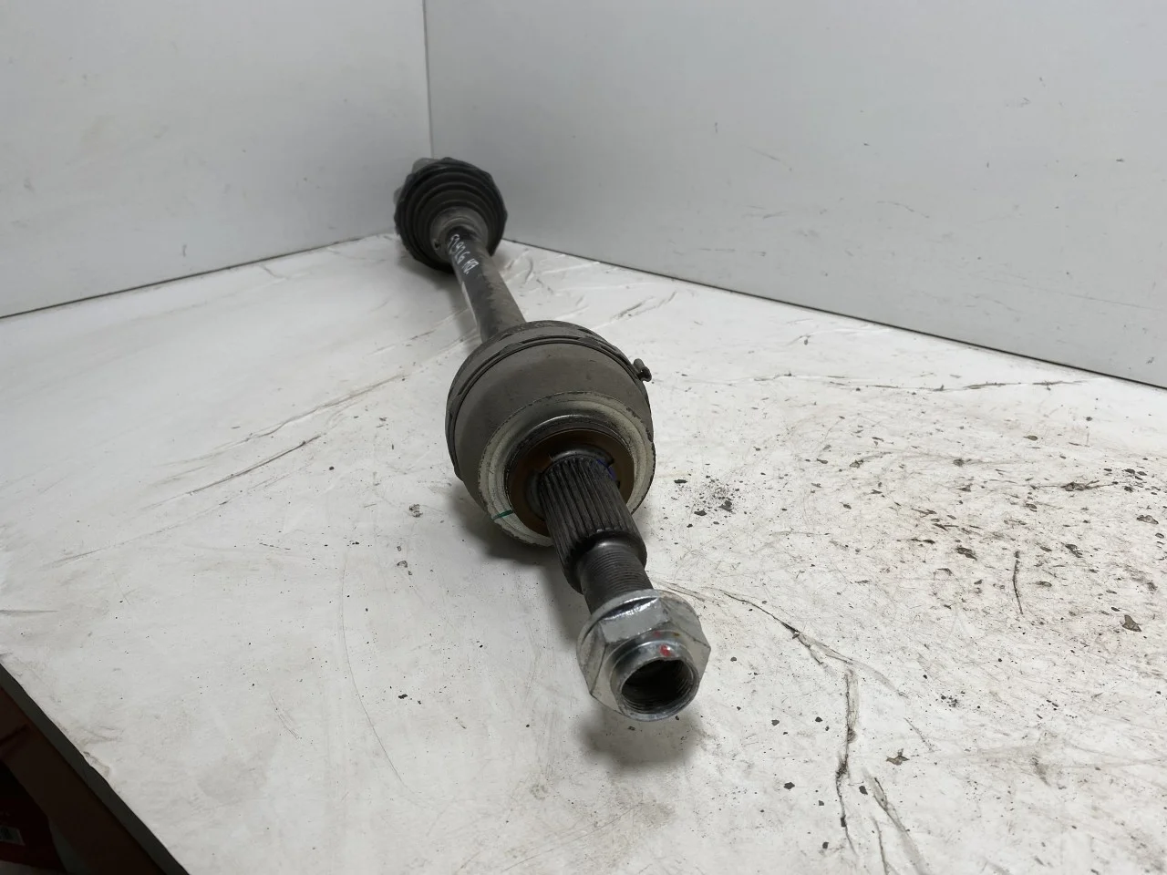 Xpeng G6 2024-> Rear right driveshaft view 3
