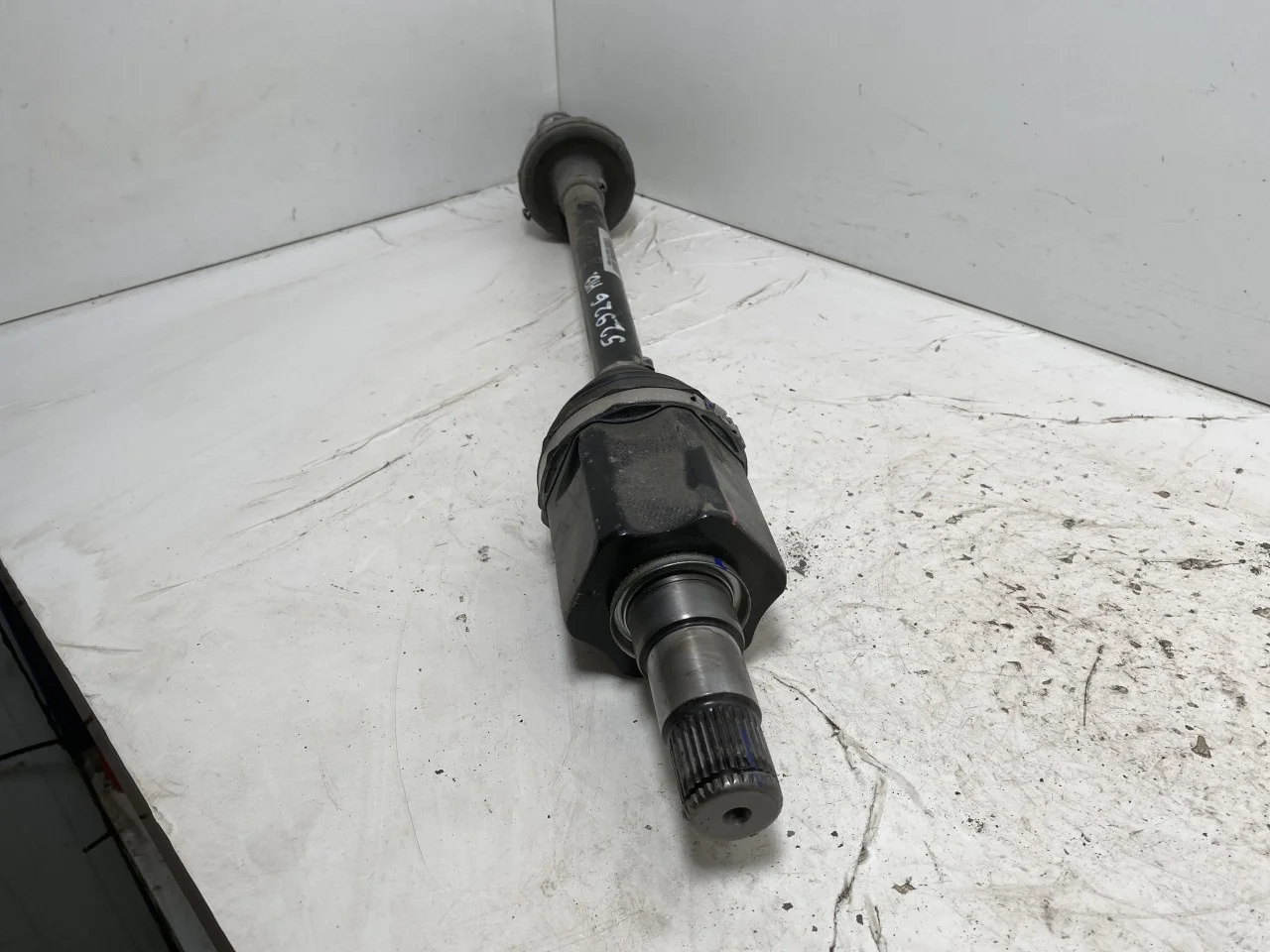 Xpeng G6 2024-> Rear right driveshaft view 4