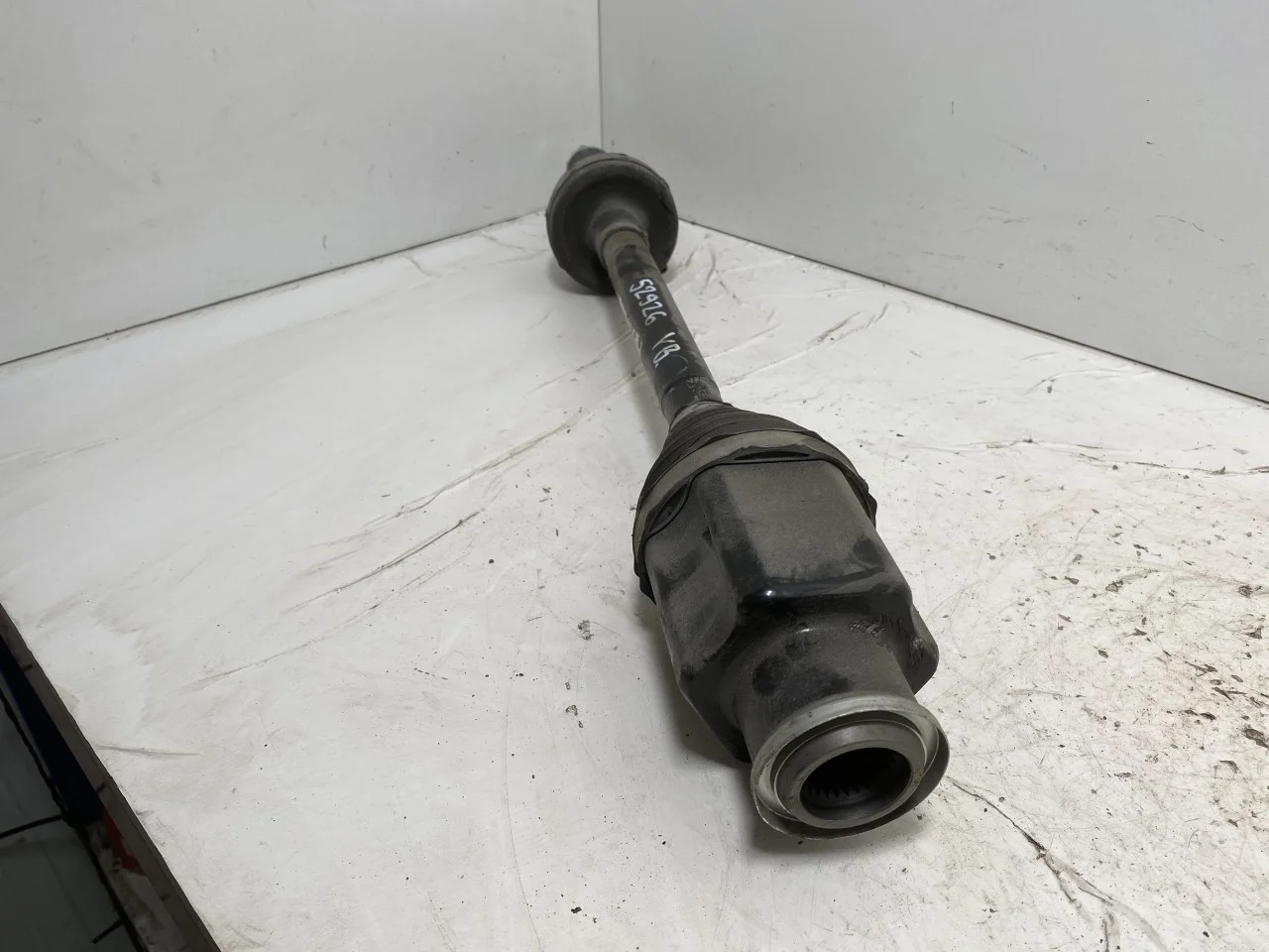 Xpeng G6 2024-> Rear left driveshaft view 3