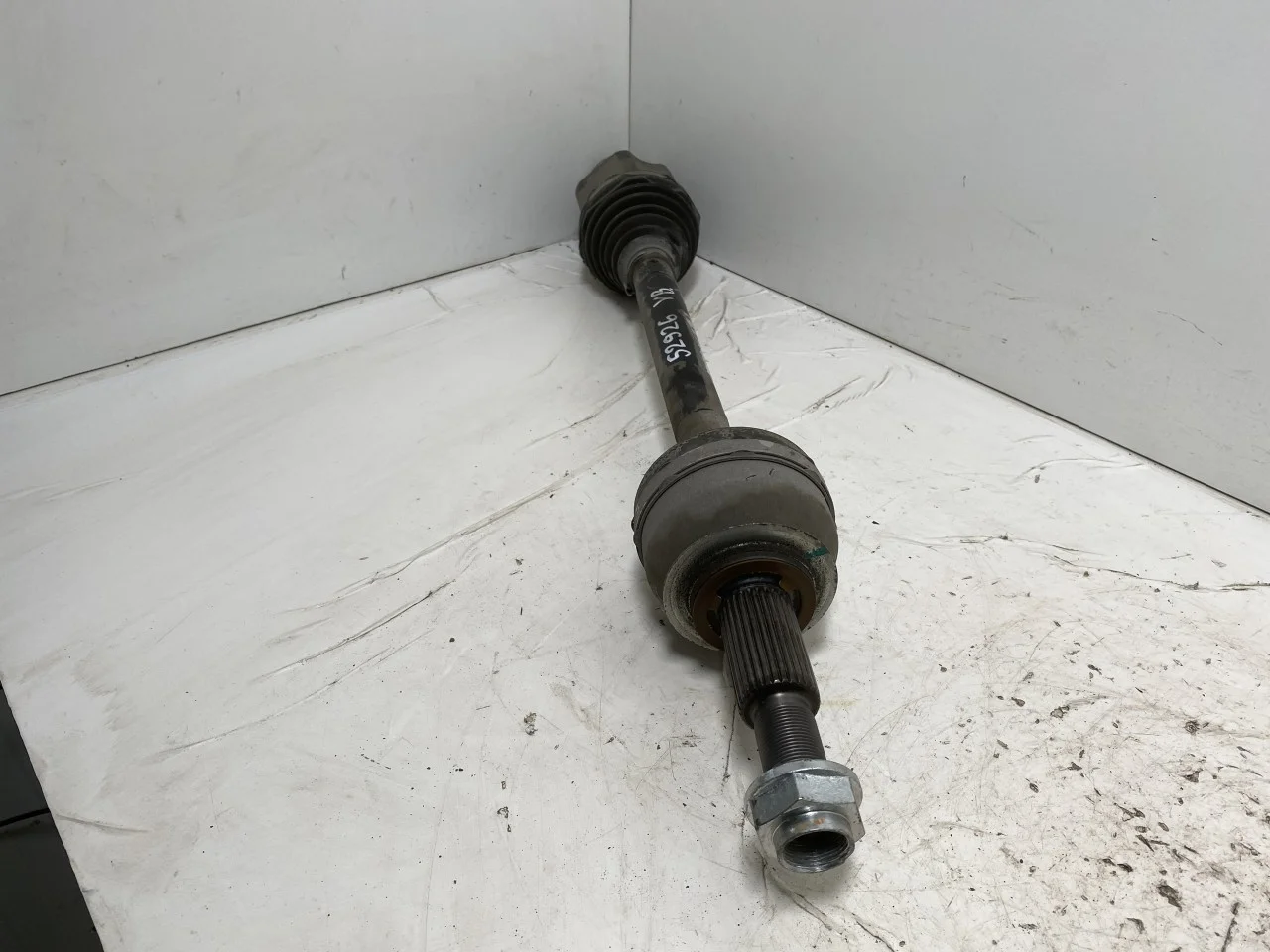 Xpeng G6 2024-> Rear left driveshaft view 4