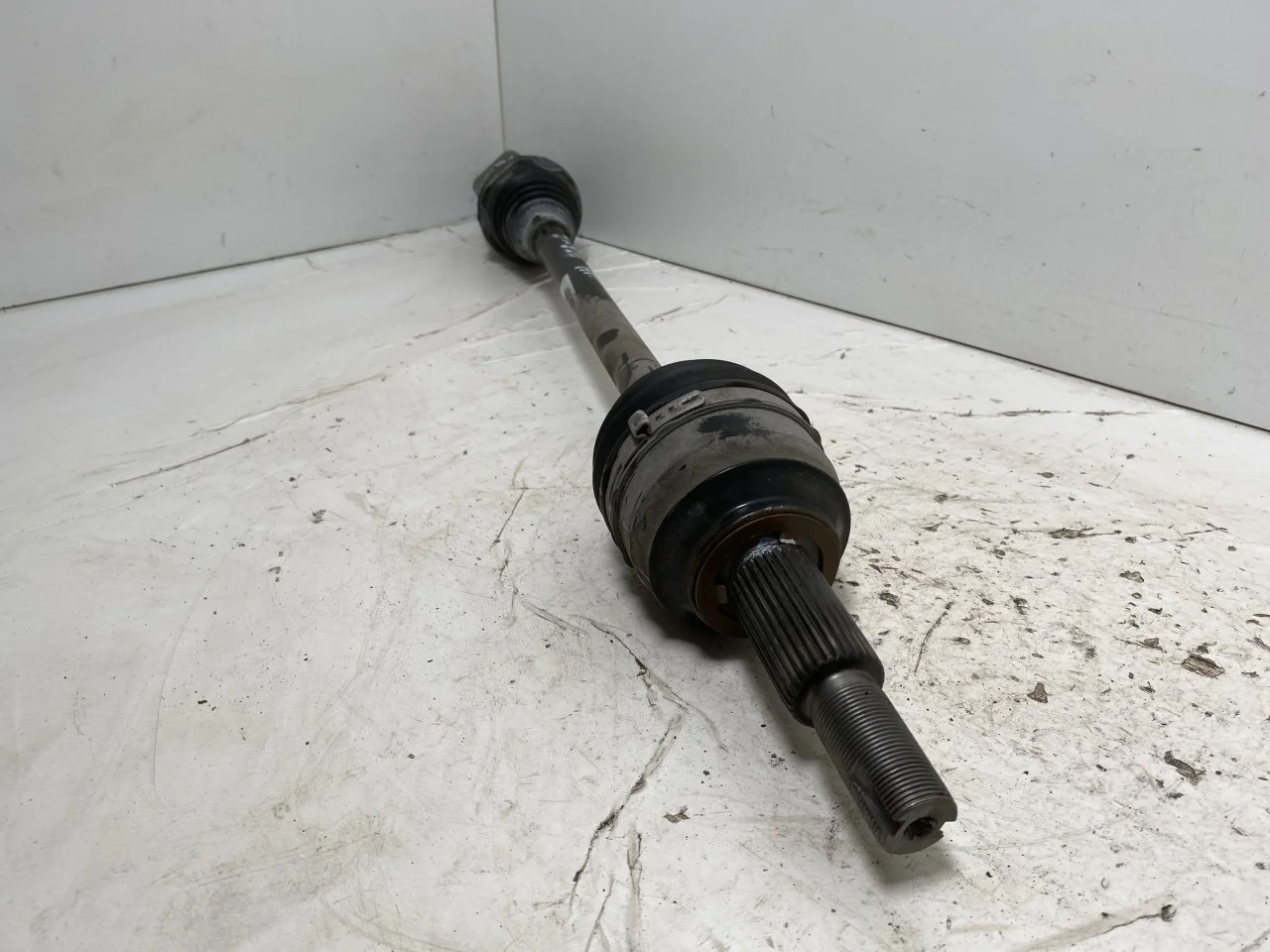 Xpeng G6 2024-> Front right driveshaft view 3