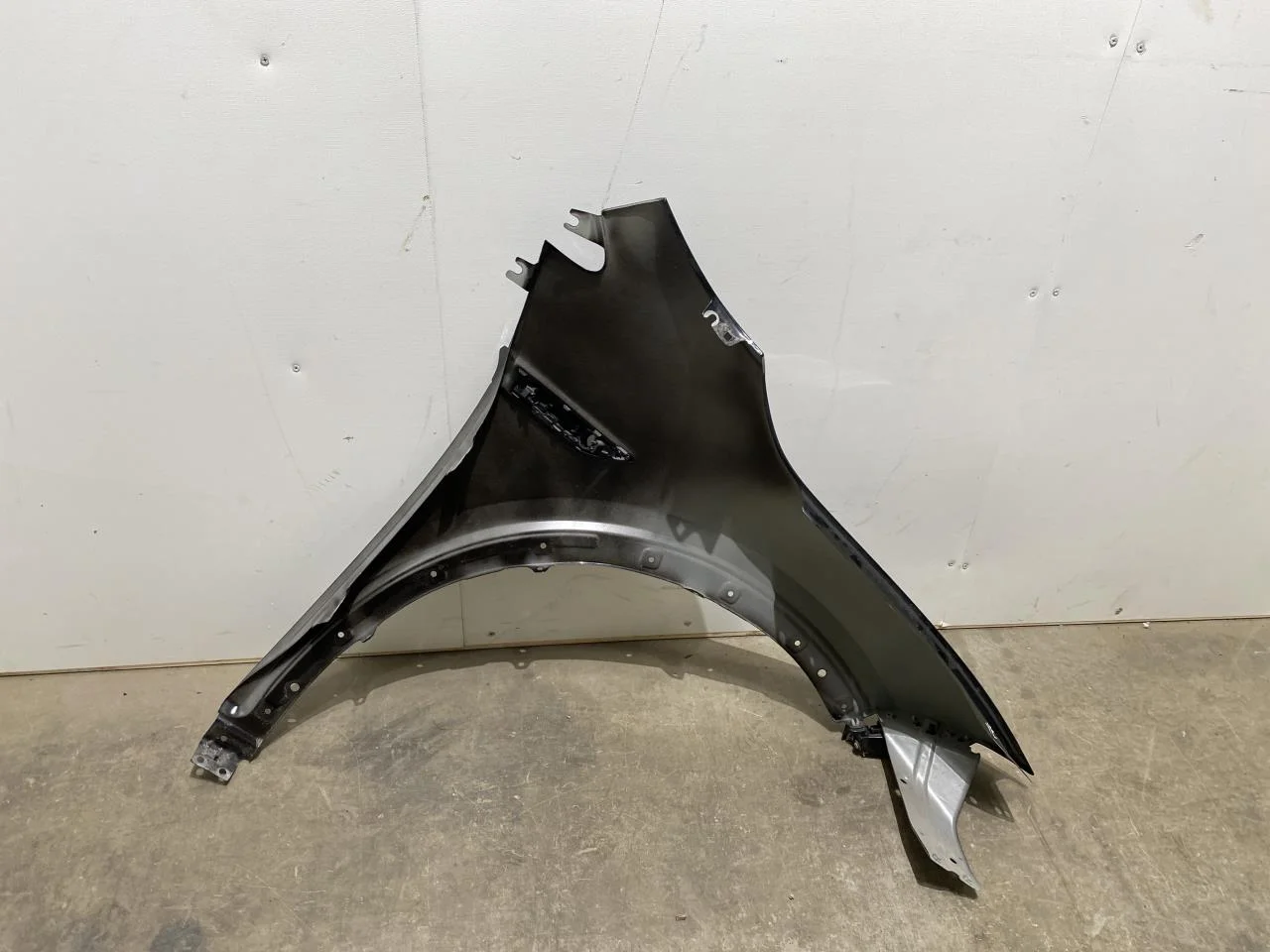 Xpeng G6 2024-> Front left fender view 2
