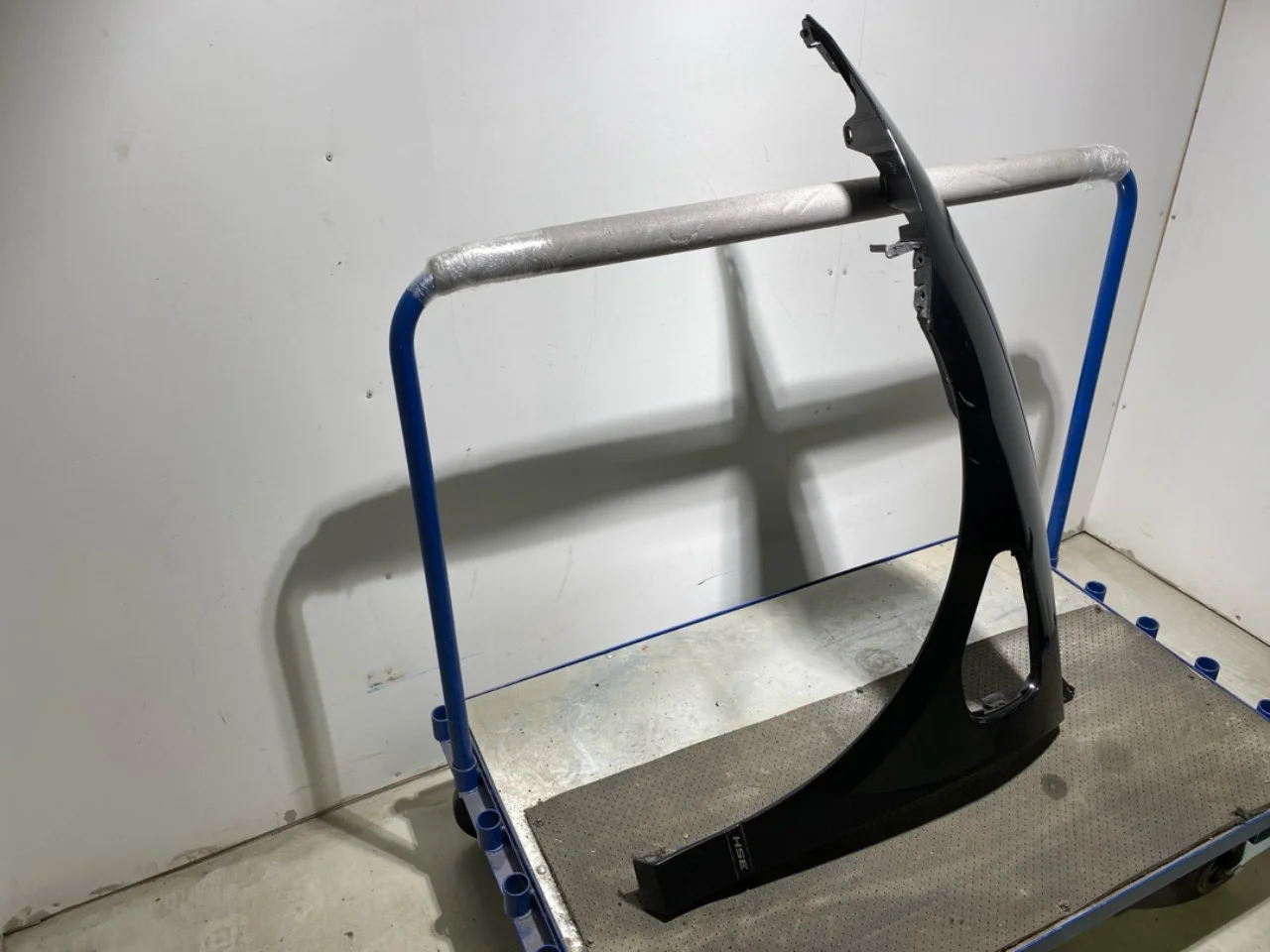 Jaguar I-PACE 2018- Front left fender view 3