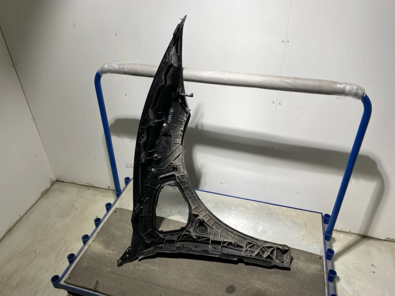 Jaguar I-PACE 2018- Front left fender view 4