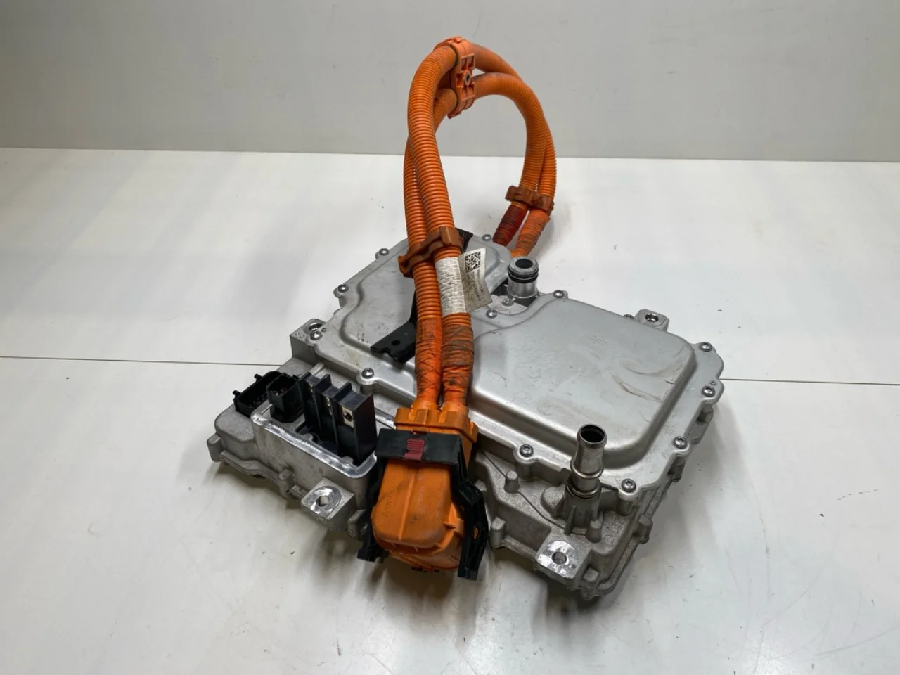 Volvo EX30 2024- Invertor, 12-220V
