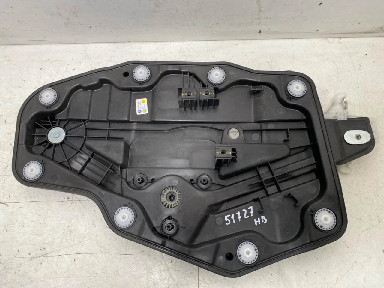 Skoda ENYAQ IV 2021- Electric window regulator, complete view 2