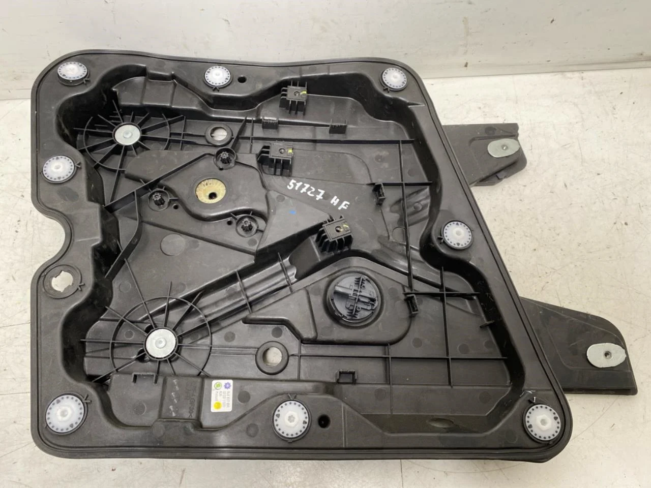 Skoda ENYAQ IV 2021- Electric window regulator, complete view 2