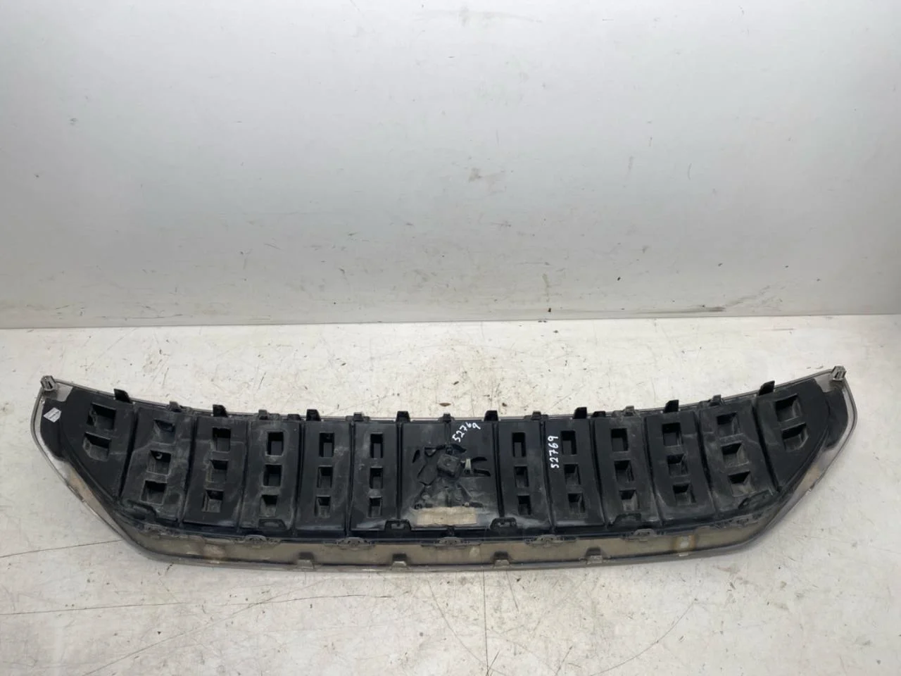 Peugeot EXPERT/E-EXPERT 2017-> Grille, center section view 2