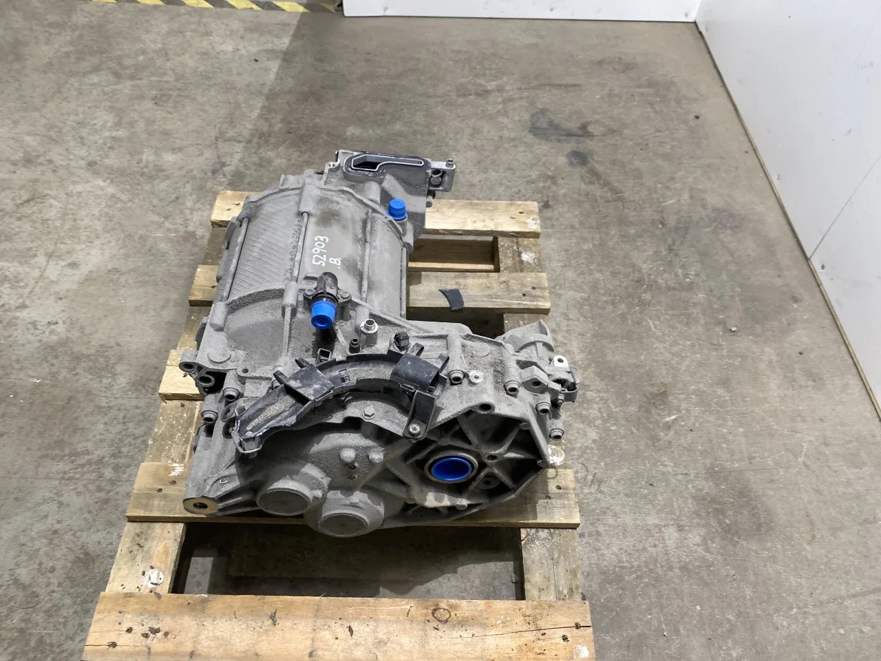 Volkswagen ID.4 2021- Rear electric motor view 2